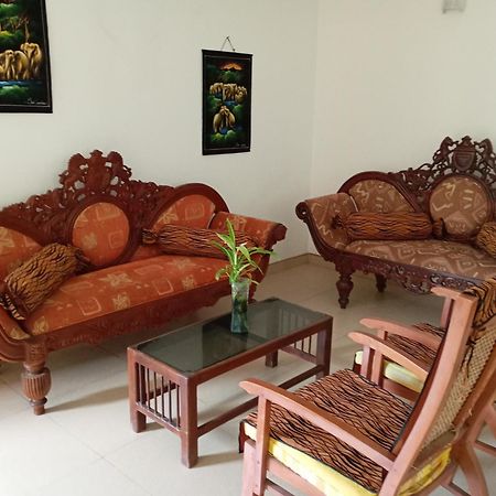 Larn'S Villa Hotel & Apartment วัดดูวา ภายนอก รูปภาพ